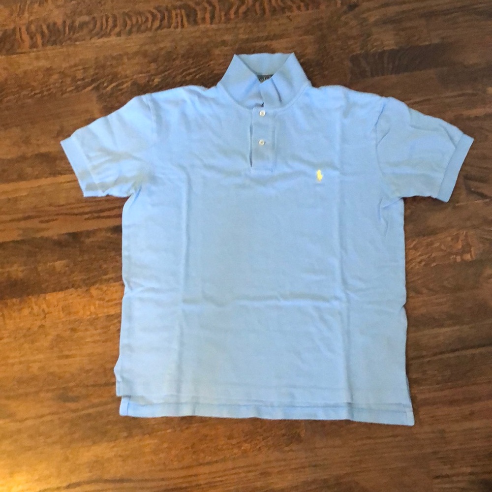 Men’s polo shirt.